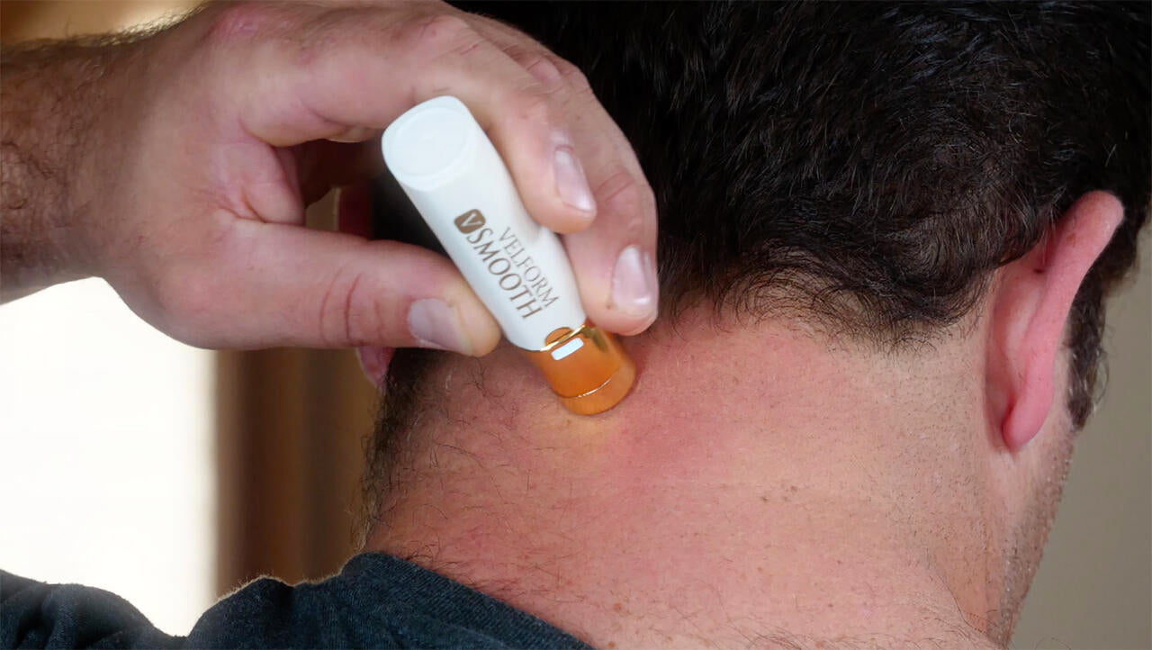 Depiladora facial compacta com cabeça em ouro 18K